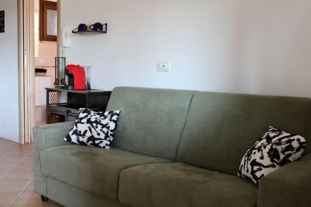 The Garden House Fco, Self Check In And Free Private Parking Apartment ฟิวมิชีโน ภายนอก รูปภาพ